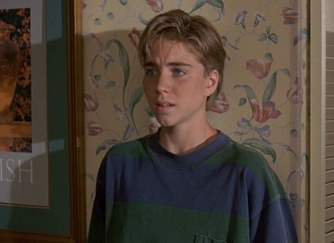 Johnathan Brandis, Jonathan Brandis, Boys Food, 90s Aesthetic, Teenage Boys, Cute Actors, My Heart Is Breaking, Movie Tv, We Heart It