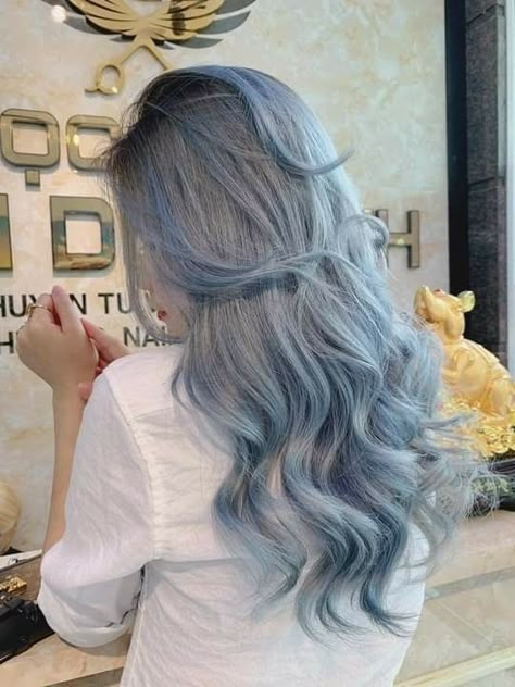 Light Blue Hair Ideas, Ocean Blue Hair Color, Ocean Blue Hair, Smokey Blue Hair, Winter Hair Dye Ideas, Ice Blue Hair, Denim Blue Hair, Icy Blue Hair, Blue Hair Color Ideas