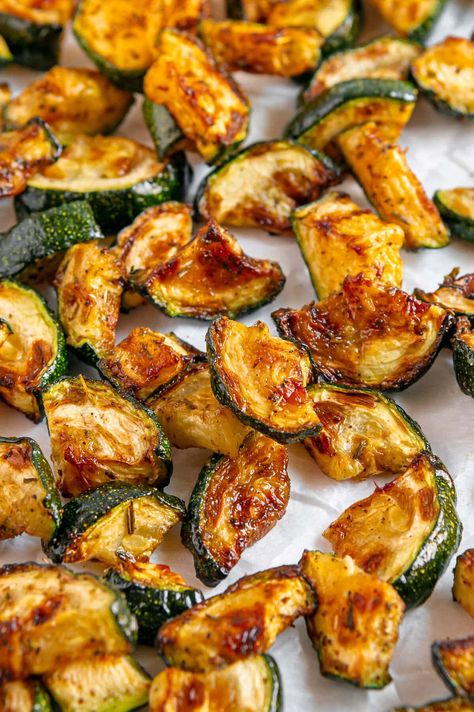 Crispy Air Fryer Zucchini Zucchini Air Fryer Recipes, Air Fry Zucchini, Zucchini Recipes Air Fryer, Air Fryer Zucchini Recipes, Zucchini Air Fryer, Airfryer Zucchini, Cooked Zucchini, Air Fryer Zucchini, Roasted Zucchini