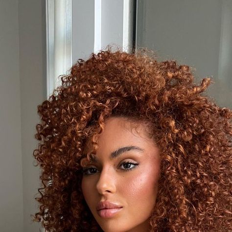 Short Auburn Curly Hair, Orange Curly Hair Black Women, Auburn Hair Color Curly, Copper Curly Hair Black Women, Auburn Curly Hair Black Women, Strawberry Blonde Black Women, Copper Brown Curly Hair, Copper Gold Hair, Curly Auburn Hair