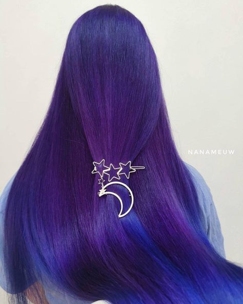 Pelo Color Vino, Dip Dye Hair, Cute Hair Colors, Creative Hair Color, Dyed Hair Inspiration, Starry Eyed, Hair Color Purple, Pretty Hair Color, Velvet Hair