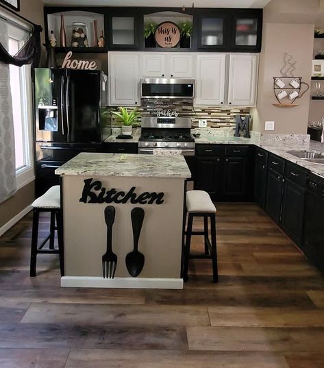 Trailer Home Kitchen Ideas, Kitchen Redecorating Ideas, Kitchen Design Themes, Kitchen Color Decor Ideas, Grey And Black Kitchen Decor, Boujee Kitchen Decor, Black And Gray Kitchen Decor Ideas, Kitchen Decor Ideas Themes, Black Kitchen Theme