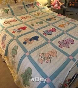 Holly Hobby Quilt Pattern, Holly Hobby Quilt, Sunbonnet Sue Quilts, Holly Hobbie Quilt, Pattern Board, Quilt Pictures, Holly Hobby, Block Quilts, Big Block Quilts