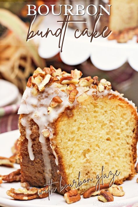 Bourbon Cake Recipe, Spice Pound Cake, Chocolate Bourbon Cake, Boozy Cakes, Boozy Recipes, Fruit Cocktail Cake, Bourbon Cake, Pumpkin Pound Cake, Cocktail Cake