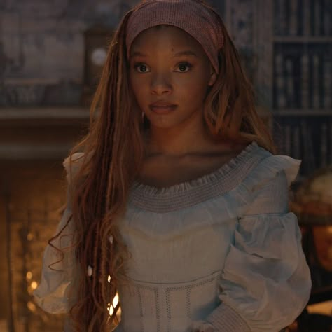 Ariel Live Action, Ariel Movie, Halle Bailey Little Mermaid, Ariel Hair, Little Mermaid Live Action, Mermaid Aesthetic, Halle Bailey, Disney Live Action, Black Femininity