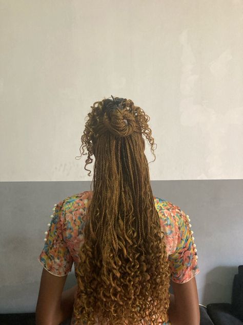 Hairstyles for boho braids.  long goddess braids. styling goddess braids. long braids. color 27 and 30 Braids In Claw Clip, Long Braids Color, Braids Claw Clip Hairstyles, Boho Braids Long, Goddess Braids Long, Braids Claw Clip, Long Goddess Braids, Long Boho Braids, Boho Braids Hairstyles