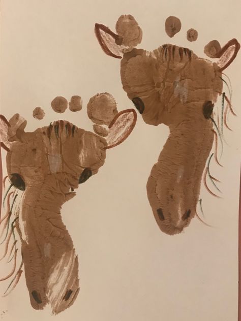 Horse Craft For Toddlers, Winter Hat Craft, Wild West Crafts, Craft Handprint, Handprint Gifts, Baby Art Projects, Children Activities, Horse Crafts, Spring Crafts For Kids