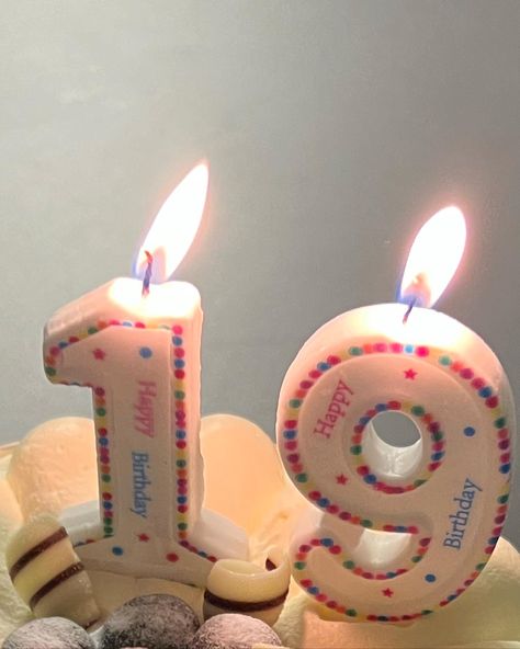 Candles Birthday Aesthetic, 19th Birthday Aesthetic, 17 Candles Birthday, 20 Birthday Candles, 19th Birthday Candles, Birthday Cupcake Aesthetic Candle, Birthday Cake Candles Aesthetic, Space Iphone Wallpaper, 19th Birthday