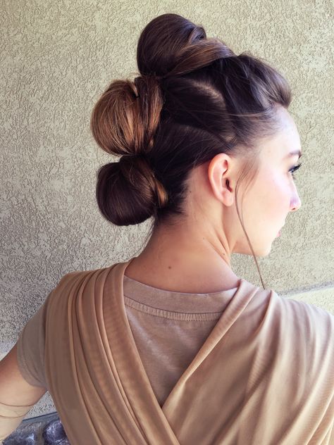 Rey's hair reimagined-Star Wars 7 Rey’s Hair Star Wars, Rey Skywalker Hair, Rey Buns, Star Wars Hairstyle, Jedi Hairstyles Female, Rey Hairstyle, Bun Hawk, Star Wars Hairstyles, Rey Star Wars Costume