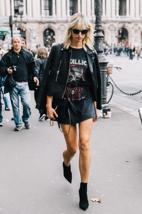 Grunge Style Outfits, Model Street Style, Paris Fashion Week Street Style, Leather Jacket Outfits, Casual Styles, Grunge Look, Rocker Style, Trivia Questions, Maxi Robes