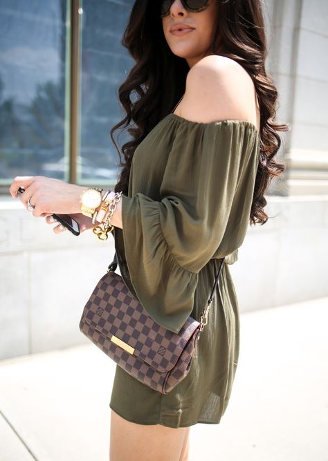 Lv Favorite Mm Outfit, Lv Clothing, Louis Vuitton Cite Bag Outfit, Lv Favorite, Louis Vuitton Wallet On Strap Bubblegram, Louie Vuttion Crossbody Bag, Louis Vuitton Thick Strap Bag, Louis Vuitton Favorite Mm, Favorite Mm