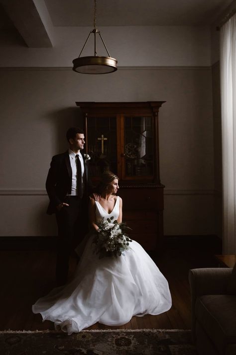 Top 10 Tips for Indoor Wedding Photography Interior Wedding Photography, Inside Wedding Pictures, Winter Wedding Photography Indoor, Inside Wedding Photography, Indoor Wedding Picture Ideas, Indoor Wedding Couple Photos, Wedding Couple Poses Indoor, Wedding At A Restaurant, Wedding Photo Ideas Inside