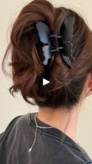 46K views · 2.6K reactions | Claw clip

#clawclip #hairaccessories #scrunchies #clawcliphairstyle #hairclip #clawclips #hairstyles #hairclips #hair #beauty #fashion #hairclaw #bananaclip #scrunchie #hairstyle #headband #beautiful #smallbusiness #babyheadband #hairaccessory #silkheadband #jepitpisang #jedaibangkok #pearlheadband #dressanak #clienttesti #pearlbando #bandoanak #bandodewasa | soyoustudio7 | Ruby Amanfu · So Good Clawclips Hairstyles, Hairstyle Headband, Banana Clip, Clip Hairstyles, Silk Headband, Pearl Headband, Claw Clips, Claw Clip, Hair Claw