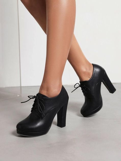 Women Shoes Formal, Black Business Shoes Women, Black Dress Shoes For Women, Heeled Oxford Shoes, High Heel Oxford Shoes, Outfit Nero, Heeled Oxfords, High Heel Oxfords, Oxford Shoes Heels