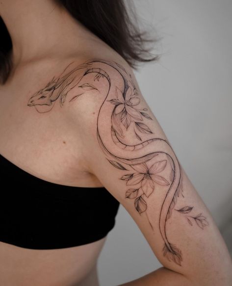 Viens Tattoos, Korean Dragon Tattoo, Shoulder Dragon Tattoo, H Tattoos, Tattoos Women Unique, Dragon Tattoo Upper Arm, Haku Dragon Tattoo, Haku Tattoo, Dragon Tattoo Shoulder