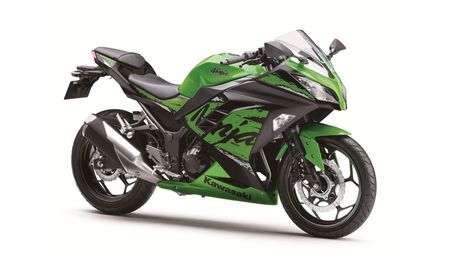 2019 Kawasaki Ninja 300 for India receives massive price reduction Tvs Motor Company, 300 Abs, Agv Helmets, Bajaj Auto, Motor Kawasaki, Kawasaki Bikes, Ninja 300, Bike News, Kawasaki Motorcycles