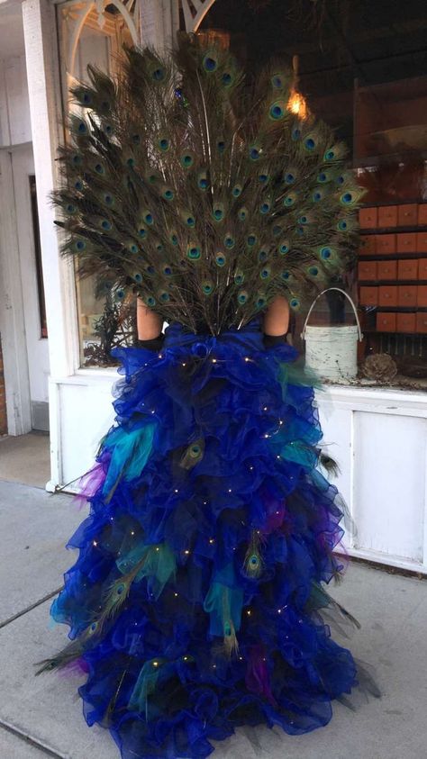 Diy Peacock Costume, Peacock Costume Diy, Peacock Halloween Costume, Peacock Halloween, Diy Peacock, Abc Party, Peacock Costume, Costume Tutorial, Peacock Dress