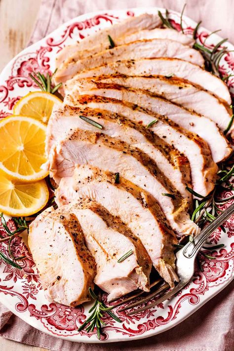 sous vide turkey sliced and seasoned. Sous Vide Turkey Breast, Christmas Roast Turkey, Sous Vide Turkey, Turkey Tenderloin Recipes, Turkey Slices, Smoked Recipes, Christmas Roast, Turkey Cutlets, Turkey Tenderloin