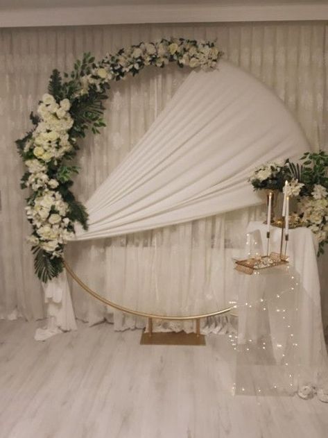 Circle Backdrop With Drapes, Backdrop Design Ideas, Yoga Strong, Circle Backdrop, Wedding Background Decoration, Diy Wedding Backdrop, Sports Fit, Wedding Backdrop Design, Wedding Backdrop Decorations