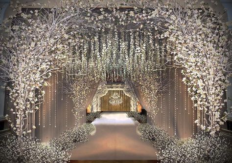 The #arch at this #Bangkok, #Thailand #wedding composed of white #cherryblossoms resembles a #floral waterfall. We can’t imagine a more beautiful way to for a #newlywed couple to make their grand entrance! Repost: @vkmpire Rustic Wedding Decorations, Venue Decorations, Wedding Entrance, Wedding Venue Decorations, Winter Wonderland Wedding, Salou, Wonderland Wedding, Wedding Goals, Wedding Stage