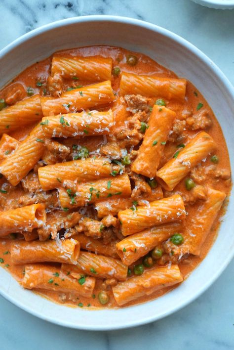 Rigatoni Pitti Mezzi Rigatoni Recipes, Rigatoni With Vodka Sauce, Rigatoni Boscaiola, Rigatoni Alla Vodka With Sausage, Rigatoni Pasta Pie, Stuffed Rigatoni, Rigatoni Pasta Recipes, Creamy Vodka Sauce, Rigatoni Recipe