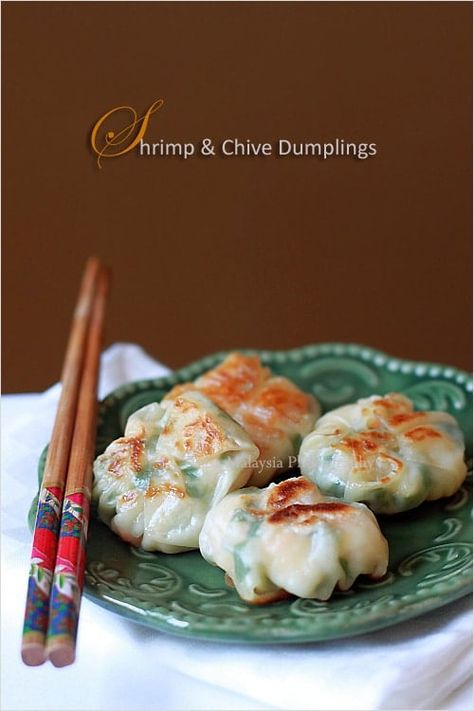 Chive Dumpling Recipe, Chive Dumplings, Pan Fried Shrimp, Dim Sum Recipes, Shrimp Dumplings, Mapo Tofu, Rasa Malaysia, Wontons, Dumpling Recipe