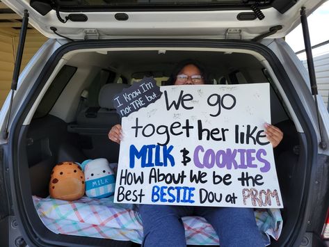 Ask Your Friend To Hoco, Prom Poster Ideas For Best Friends, Homecoming Posters For Best Friend, Homecoming Poster For Best Friend, Friendship Promposal, Prom Posals Ideas For Best Friends, Asking Best Friend To Prom, Sister Promposal, Bff Hoco Proposals Ideas