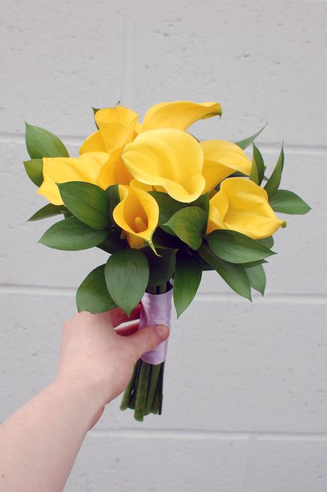 #callalilies #yellow #simple #elegant #weddingideas #flowers #bridesmaid #bouquet #summer Cala Lily Wedding Bouquet, Yellow Prom Bouquet Ideas, Prom Bouquet Yellow Dress, Prom Flowers Bouquet Yellow Dress, White Lily And Yellow Rose Bouquet, Yellow And White Prom Bouquet, Hoco Flowers, Yellow Bouquets, Yellow Wedding Flowers