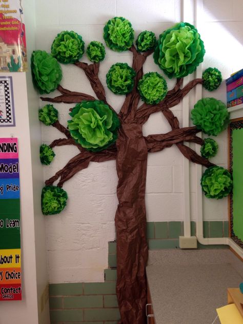 My Leader in Me classroom tree! Classroom Family Tree, Paper Tree Classroom, Classroom Tree, 3d Tree, Leader In Me, Diy Tree, Tree Artwork, Paper Tree, Classroom Walls