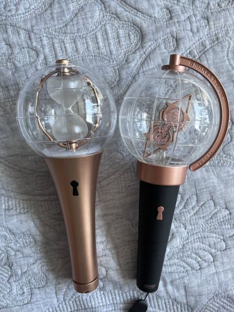 Ateez Lightstick, Carat Bong, Kpop Lightsticks, Kpop Lightstick, Ateez Wallpaper, Images Hello Kitty, Kang Yeo-sang, Light Stick, Pop Posters