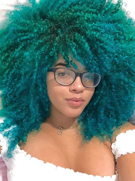 Turquoise Natural Hair, Turquoise Curly Hair, Turquoise Hair Black Women, Arctic Fox Aquamarine, Green Curly Hair, Aquamarine Hair, Honey Swamp, Fox Hair Color, Highlight Ideas