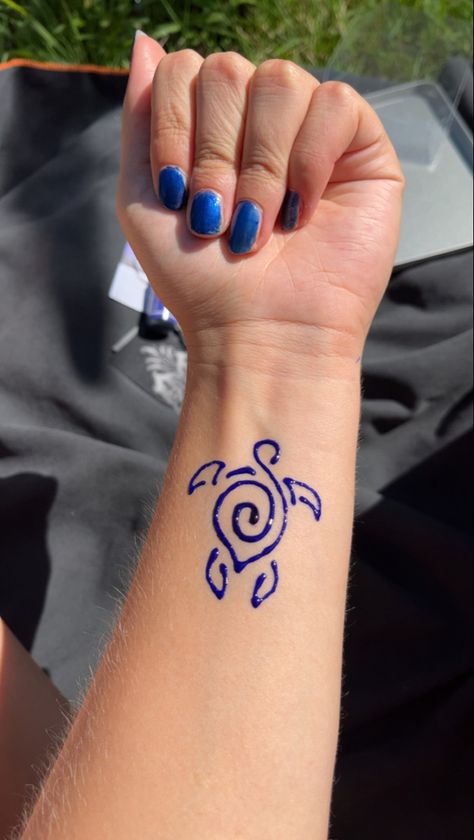 Sea Henna Designs, Sea Turtle Henna, Small Sea Tattoo, Henna Inspo Easy, Hina Tattoo, Turtle Henna, Blue Henna, Men Henna Tattoo, Skin Doodles