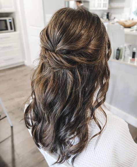 Hairstyles For Maid Of Honor, Moh Hairstyle, Maid Of Honor Hairstyles Medium, Maid Of Honor Hairstyles, Bridesmaid Hairdo, Diy Wedding Hair, Bridesmaid Hair Makeup, Vintage Wedding Hair, Wedding Guest Hairstyles