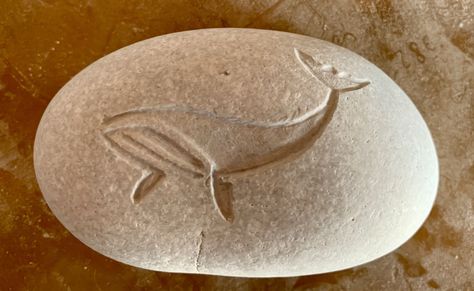 Rock Carving, Dremel Crafts, Dremel Carving, Wood Craft Projects, Stone Engraving, Whale Art, Nautical Art, Carving Designs, Stone Crafts