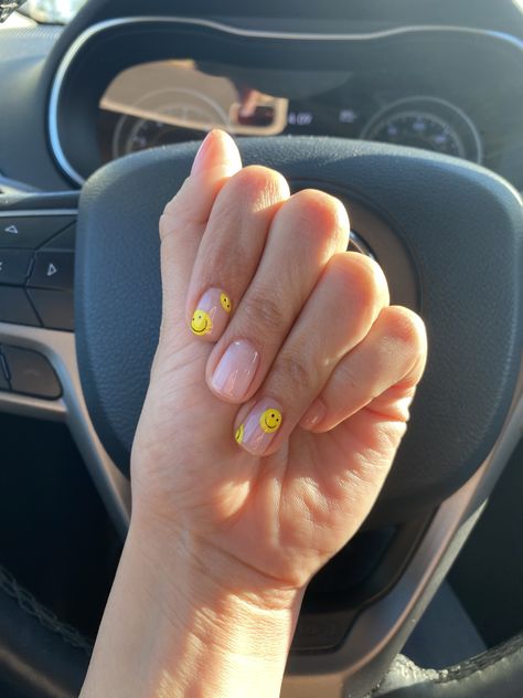 smiley face gel nails Short Nails With Smiley Faces, Short Nails Stickers, Clear Smiley Face Nails, Happy Nails Short, Smiley Face Nails Natural, Smiley Face Nails Men, Neutral Smiley Face Nails, Yellow Happy Face Nails, Smile On Nails