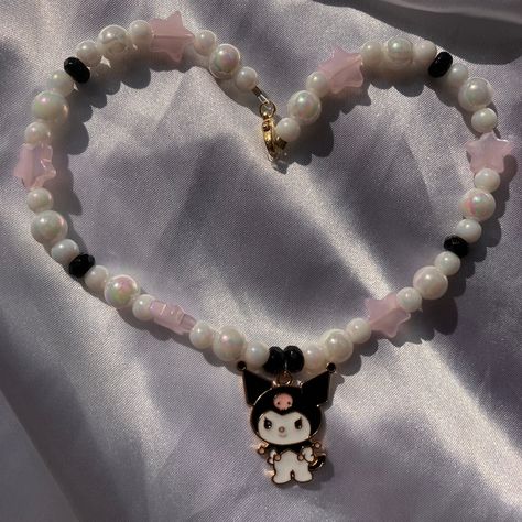 Kuromi Necklace Diy, Kuromi Beaded Necklace, Hello Kitty Necklace Beads, Kuromi Beads, Kuromi Inspired Outfit, Kuromi Jewelry, Kuromi Bracelet, Kuromi Necklace, Sanrio Necklace