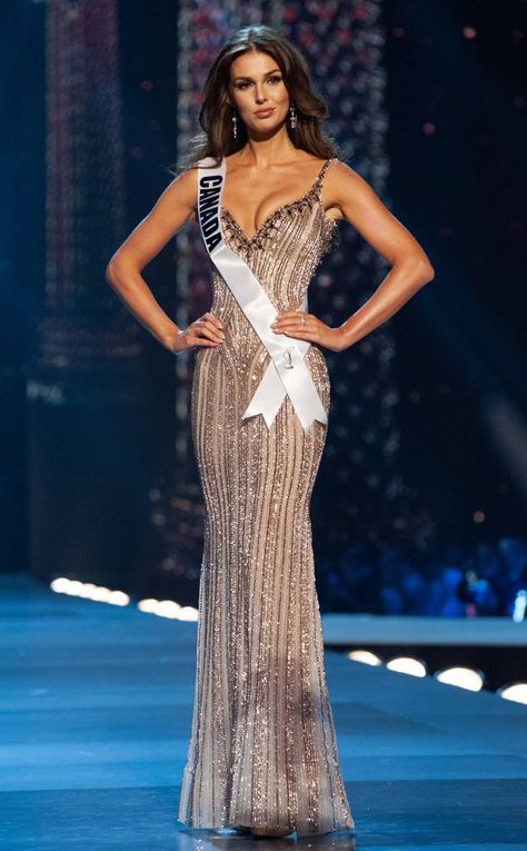 Miss Canada from Miss Universe 2018 Evening Gown Competition Marta Stepien Miss Universe Swimsuit, Miss Universe Dresses, Miss Universe Canada, Miss Universe Gowns, Dayana Mendoza, Universe Fashion, Miss Canada, Miss Universe 2018, Pageant Evening Gowns