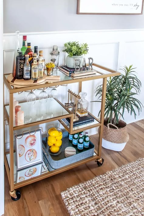 Bar Cart Inspiration, Bar Cart Inspo, Apartment Bar, Cart Bar, Bar Cart Ideas, Wine Cart, Gold Bar Cart, Diy Home Bar, Cart Ideas