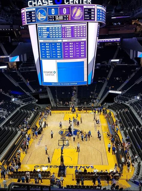 chase center Nba Stadium, Uk Pics, Center Basketball, Nba Arenas, Basketball Arena, Hockey Arena, Stadium Architecture, Portable Basketball Hoop, Indoor Arena