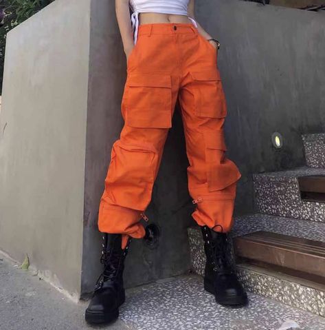 Orange Pants Outfit, Baggy Jeans Outfit, Outfit Grunge, Streetwear Korean, Wide Leg Cargo Pants, Sweatpants Women, Orange Pants, Color Combinations For Clothes, Korean Ulzzang