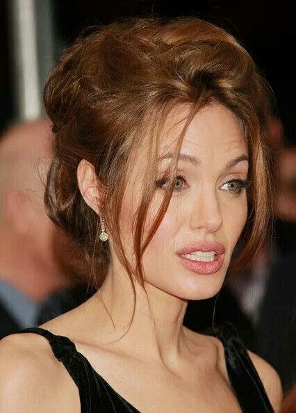 Angelina jolie Angelina Jolie Makeup, Hair Lookbook, Voluminous Updo, Angelina Jolie Style, Angelina Jolie Photos, Jolie Pitt, Gibson Girl, Updo Hairstyles, Jolie Photo