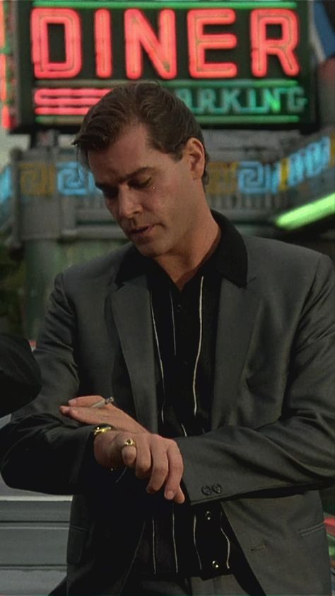 Ray Liotta Goodfellas, Gangster Suit, Martin Scorsese Movies, Trippy Cartoon, Ray Liotta, Mafia Gangster, Scene Aesthetic, Gangster Movies, Tony Soprano