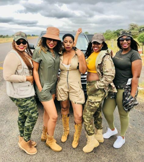 Safari Looks Women Winter, Safari Outfit Women Plus Size, Safari Wear Women Outfit, Safari Themed Outfit Women, Safari Outfits Black Women, Game Drive Outfits Women, Game Drive Safari Outfits Women, Glamping Outfits For Women, Kenya Outfits