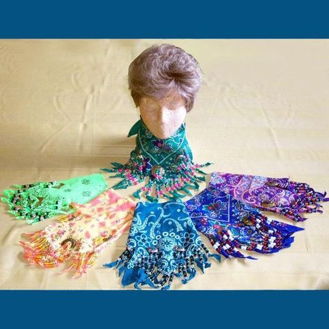 Beaded Bandana, American Indian Clothing, Bandana Crafts, Pony Bead Crafts, Western Crafts, Bandana Scarf, Camping Art, Pony Beads, Fiber Arts