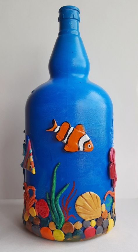 Bottle art Mouldit On Bottle, Fevicryl Mouldit Diy, Mouldit Bottle Art, Mouldit Clay Art On Bottle, Painting Ideas On Bottles, Bottle Clay Art Ideas, Bottle Crafts With Clay, Glass Bottle Art Ideas Creative, Glass Bottles Painting