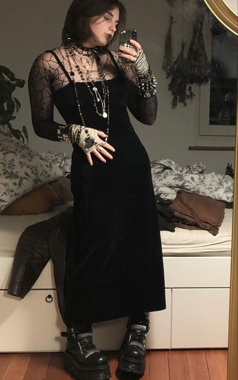 Goth Outfits Mid Size, Black Maximalist Outfit, Alt Black Outfits, Goth Maximalism Fashion, Dressy Goth Outfit, Thrifted Goth Outfits, Mid Size Alt Outfits, Whimsy Gothic Outfit, Wimsey Goth Style