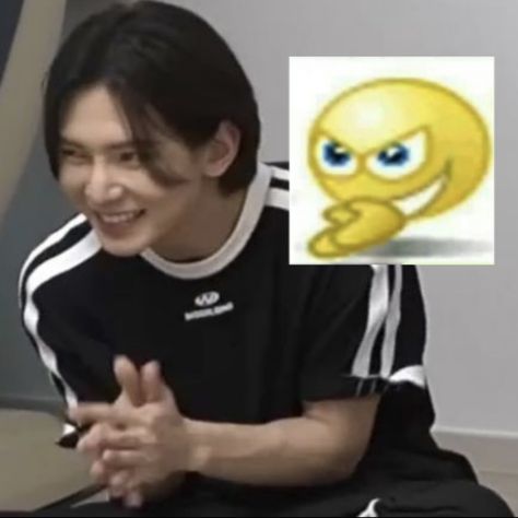 Funny Yeosang, Kpop Meme Faces, Best Reaction Pics, &team Kpop, Funny Kpop Pictures, Yeosang Funny, Seonghwa Funny, Kpop Meme Face, Funny Ateez