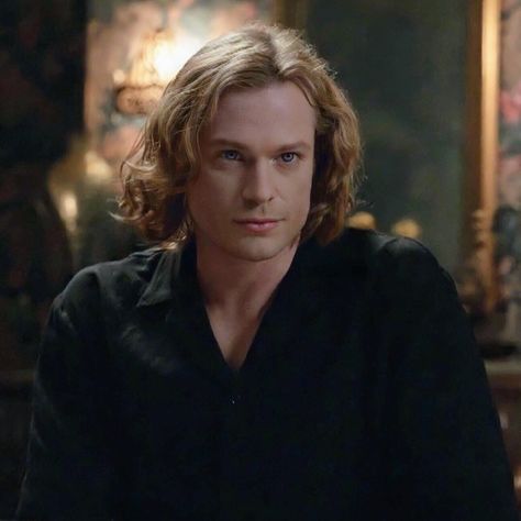 Lestat Interview With The Vampire 2022, Vampire Header Aesthetic, Lestat Aesthetic, Interview With The Vampire Aesthetic, Lestat Interview With The Vampire, Interview With The Vampire Fanart, Sam Reid Lestat, Interview With The Vampire Lestat, Interview With The Vampire 2022