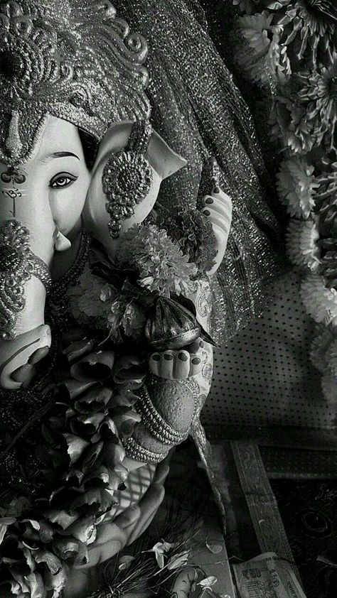 Ganesh Aesthetic Images, Lord Ganesh Aesthetic Wallpaper, Ganpati Photo Hd Aesthetic, Bappa Wallpaper Aesthetic, Ganpati Aesthetic Wallpaper, Aesthetic Ganesha Wallpaper, Ganpati Bappa Wallpapers Aesthetic, Ganesh Wallpaper Aesthetic, Ganpati Bappa Photography