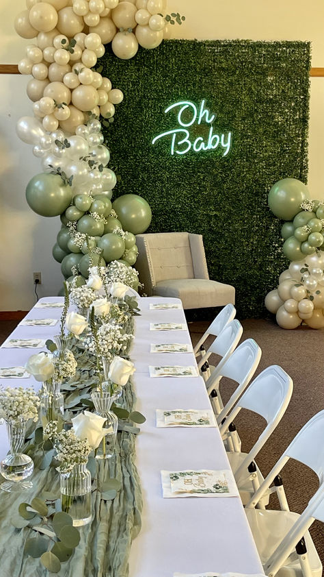 Sage baby shower balloon decor and table centerpeice Green Garden Theme Party, Sage Tablescape, Green Gender Reveal Ideas, Sage Decorations Wedding, Sage Decorations Party, Sage Theme Party, Sage Table, Baby Shower Inspo Gender Neutral, Baby Table Decorations